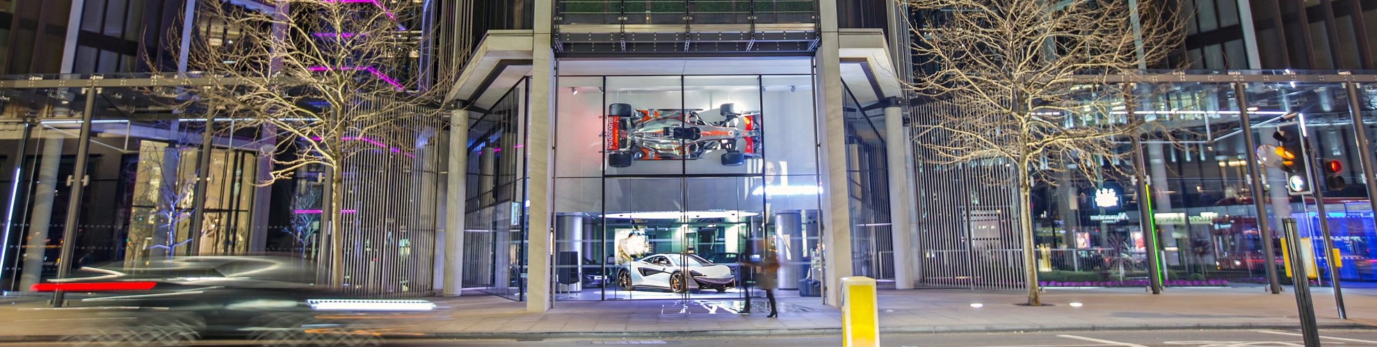 Allure in Design – Intelligent LED lighting for luxury car showrooms
